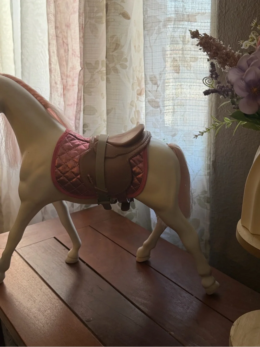 Glitter Girl By Battat Cream Horse Figurine with Pink Mane
